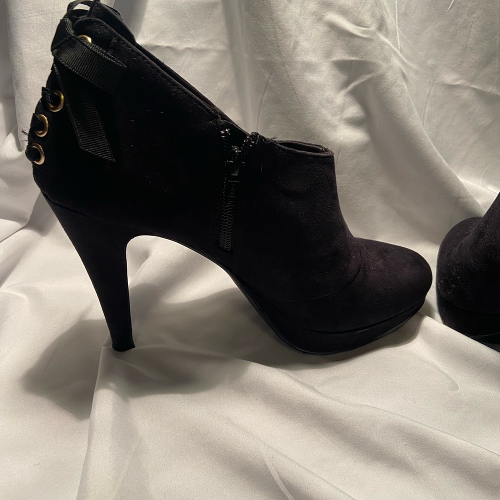 H&M black heels with gold grommets lace-up back